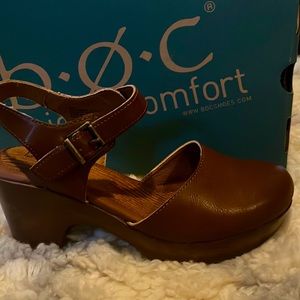 Brand new brown shoes. Comfortable never been worn.